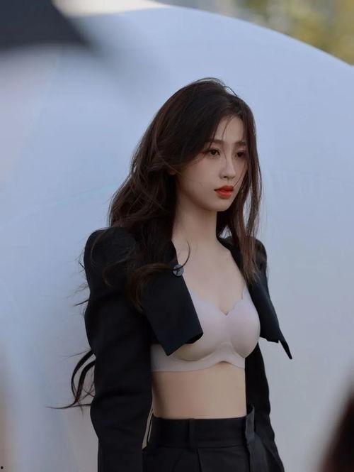 中国明星内衣写真,性感魅力瞬间捕捉