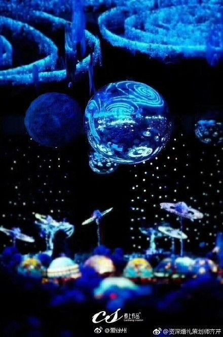 意尔康老板女儿的照片,时尚达人演绎青春风采