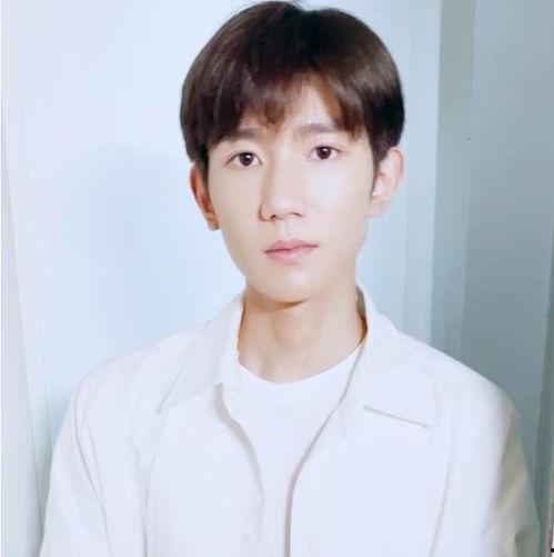 王源正脸照片,青春偶像的迷人风采